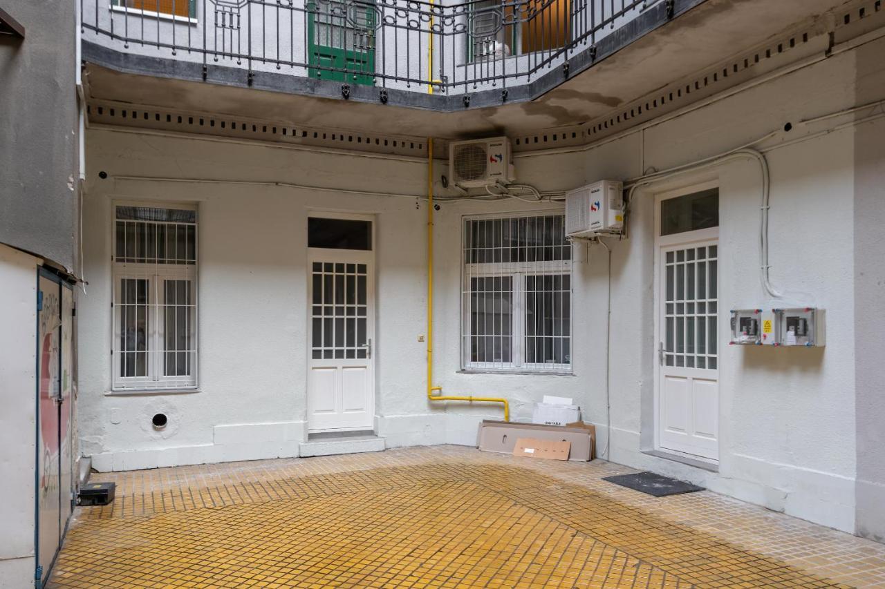 D.Five Aradi B Apartment Boedapest Buitenkant foto