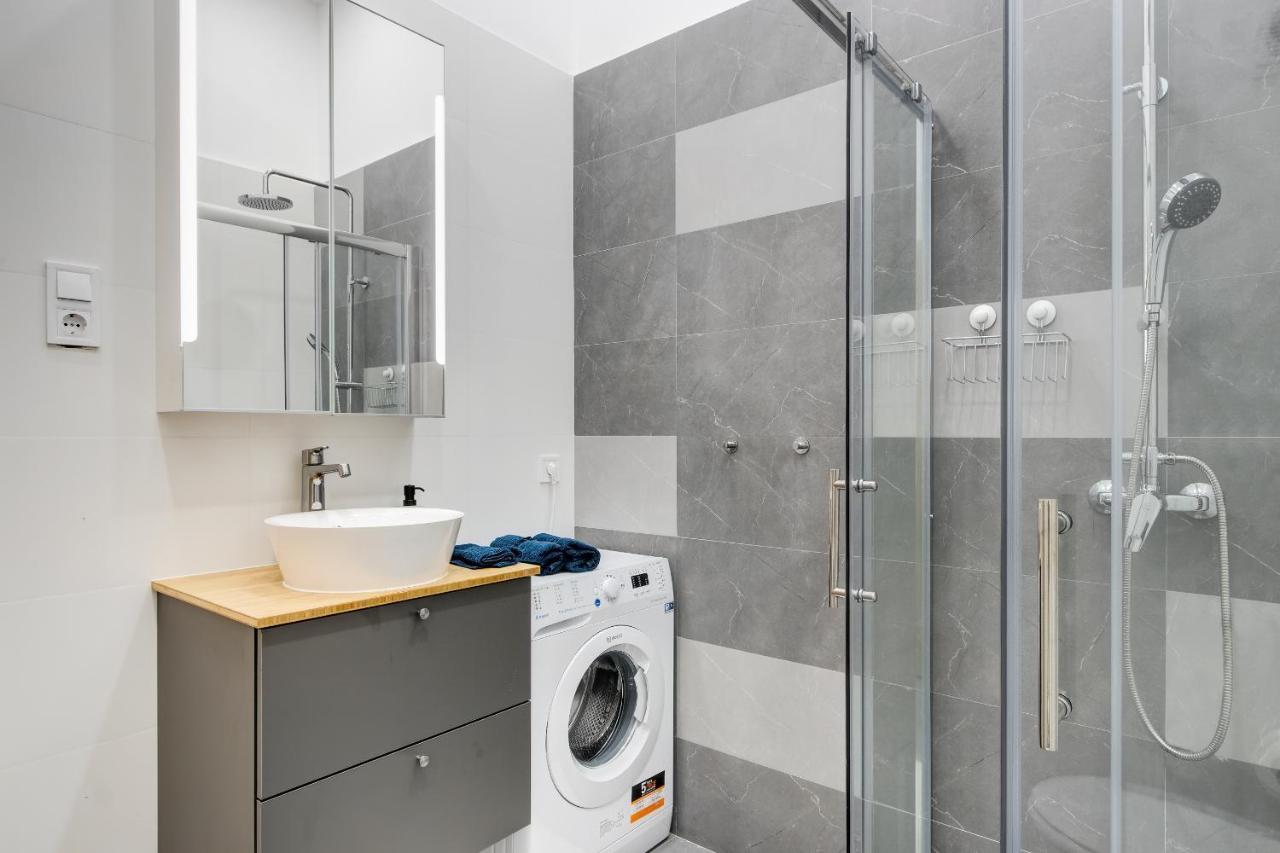 D.Five Aradi B Apartment Boedapest Buitenkant foto